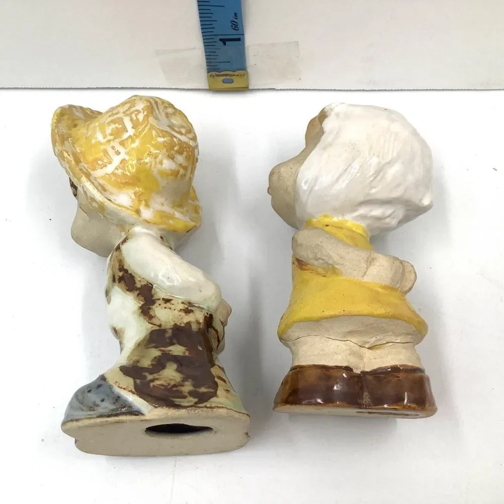 Boy Kissing Girl Yellow Salt‎ and Pepper Shakers Gift Ceramic Vintage
